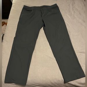 Lulu Lemon ABC Pants regular fit
